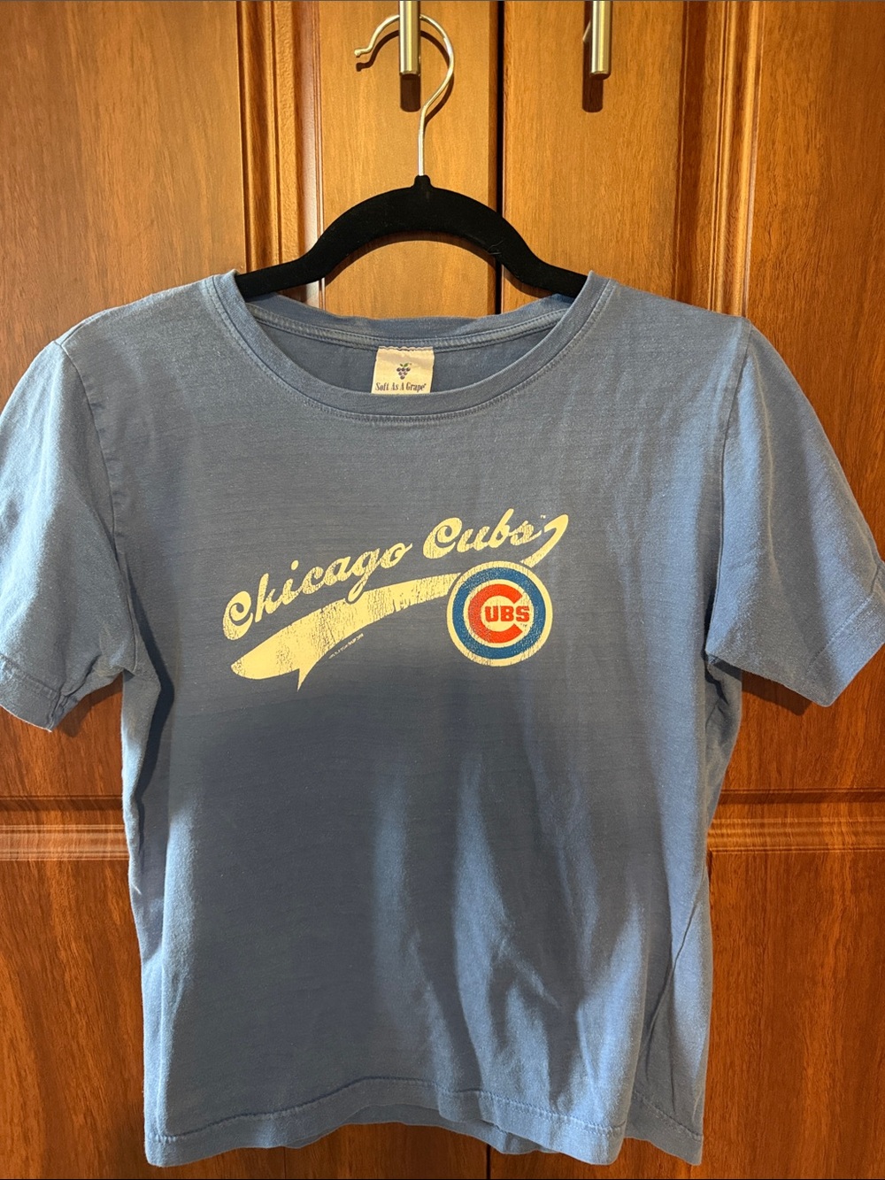 Vintage Chicago Cubs Light Blue Graphic Tee. Size M